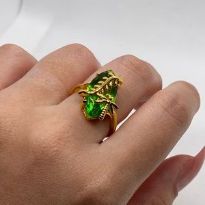 New Emerald Elf’s Big Green Gold Ring size 9
